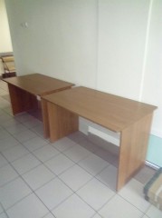 Прямые офисные столы